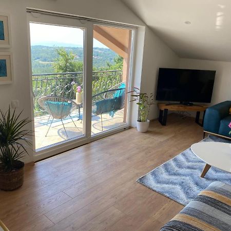 Andrea, Premium Three Bedroom Apartment, Entire Floor 卡斯塔 外观 照片