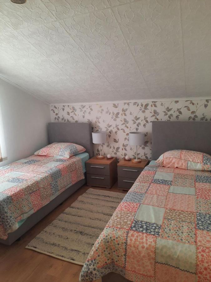 Andrea, Premium Three Bedroom Apartment, Entire Floor 卡斯塔 外观 照片