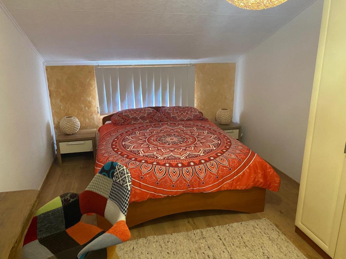 Andrea, Premium Three Bedroom Apartment, Entire Floor 卡斯塔 外观 照片